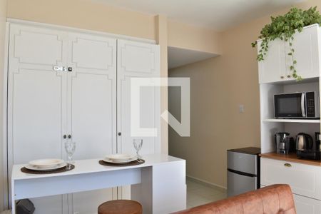 Cozinha de kitnet/studio para alugar com 1 quarto, 28m² em Centro, Curitiba