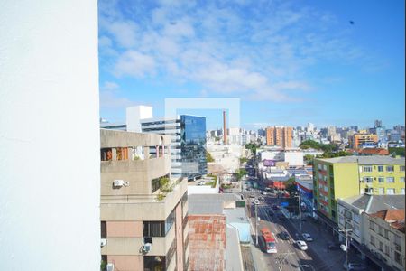 Varanda - Vista Sala/Cozinha  de apartamento à venda com 1 quarto, 30m² em Moinhos de Vento, Porto Alegre