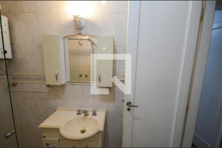 Banheiro de apartamento para alugar com 2 quartos, 66m² em Tijuca, Rio de Janeiro