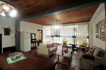 Edícula de casa à venda com 5 quartos, 224m² em Jardim do Salso, Porto Alegre
