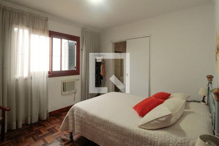 Suíte 1 de casa à venda com 5 quartos, 224m² em Jardim do Salso, Porto Alegre