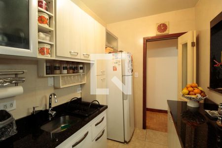 Cozinha de casa à venda com 5 quartos, 224m² em Jardim do Salso, Porto Alegre
