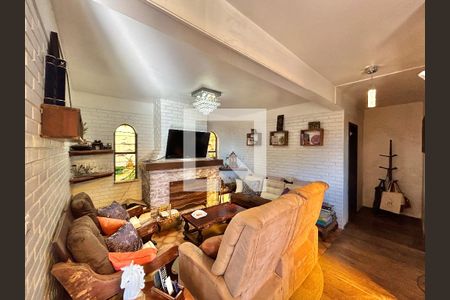 Sala de casa à venda com 4 quartos, 265m² em Feitoria, São Leopoldo