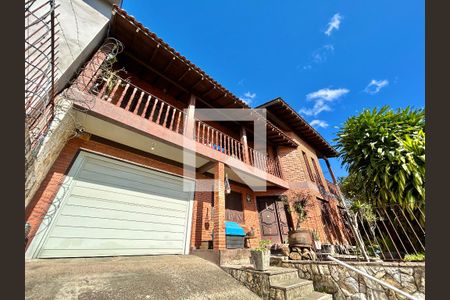 Fachada de casa à venda com 4 quartos, 265m² em Feitoria, São Leopoldo