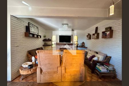 Sala de casa à venda com 4 quartos, 265m² em Feitoria, São Leopoldo