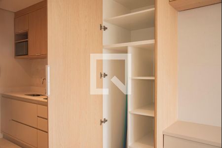 Cozinha de kitnet/studio à venda com 1 quarto, 31m² em Vila Clementino, São Paulo