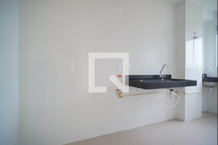 Cozinha de apartamento à venda com 2 quartos, 42m² em Humaitá, Porto Alegre