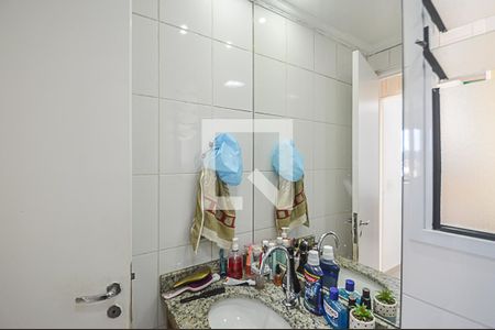 Banheiro de apartamento à venda com 3 quartos, 57m² em Santa Terezinha, São Bernardo do Campo