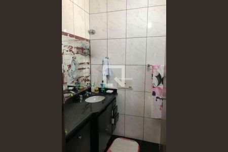 Banheiro de casa para alugar com 3 quartos, 240m² em Jardim Ester, São Paulo