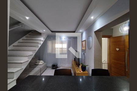 Sala de casa para alugar com 2 quartos, 122m² em Vila Santo Estefano, São Paulo
