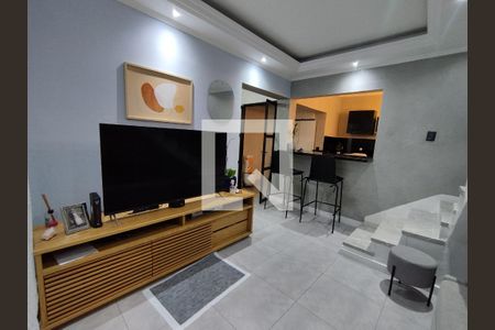 Sala de casa para alugar com 2 quartos, 122m² em Vila Santo Estefano, São Paulo