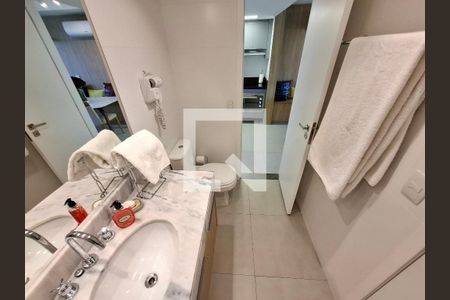 Banheiro de apartamento à venda com 1 quarto, 50m² em Flamengo, Rio de Janeiro
