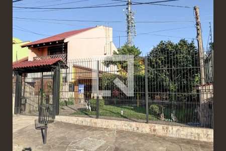 Fachada de casa à venda com 3 quartos, 229m² em Parque Santa Fé, Porto Alegre