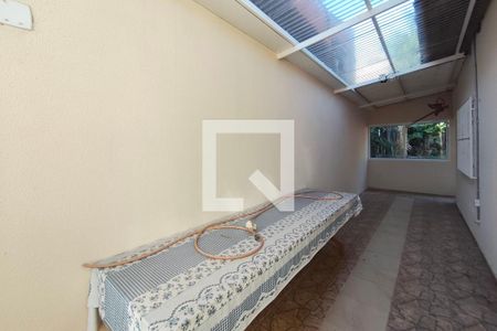 Quintal de casa à venda com 3 quartos, 295m² em Vila Marieta, Campinas
