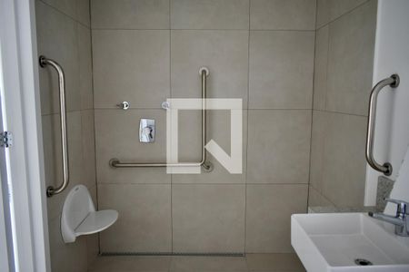 Banheiro de kitnet/studio para alugar com 1 quarto, 28m² em Vila Clementino, São Paulo