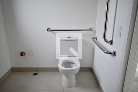 Banheiro de kitnet/studio para alugar com 1 quarto, 28m² em Vila Clementino, São Paulo