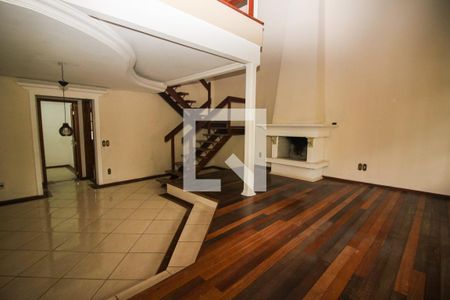 Sala de casa à venda com 3 quartos, 200m² em Espírito Santo, Porto Alegre