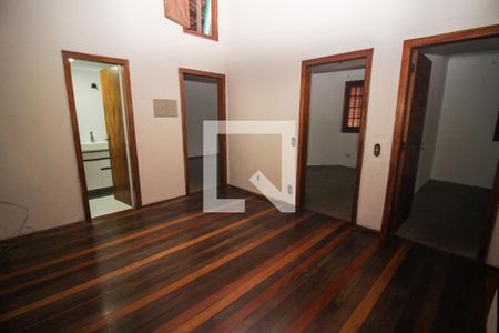 Sala de casa à venda com 3 quartos, 200m² em Espírito Santo, Porto Alegre