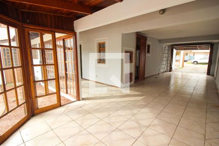 Varanda de casa à venda com 3 quartos, 200m² em Espírito Santo, Porto Alegre