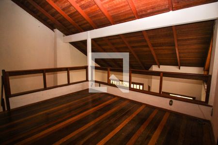 Sala de casa à venda com 3 quartos, 200m² em Espírito Santo, Porto Alegre
