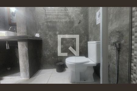 Banheiro de kitnet/studio para alugar com 2 quartos, 49m² em Ondina, Salvador