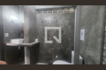 Banheiro de kitnet/studio para alugar com 2 quartos, 49m² em Ondina, Salvador