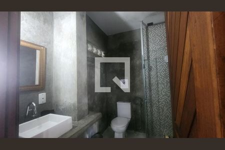 Banheiro de kitnet/studio para alugar com 2 quartos, 49m² em Ondina, Salvador