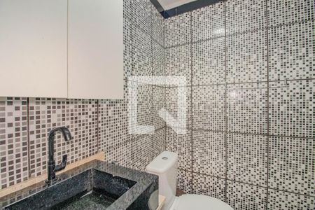 Banheiro  de apartamento à venda com 1 quarto, 30m² em Jardim Dona Leopoldina, Porto Alegre