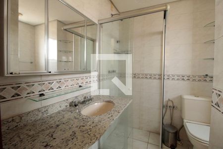 Banheiro da Suíte de apartamento à venda com 3 quartos, 220m² em Rio Branco, Porto Alegre