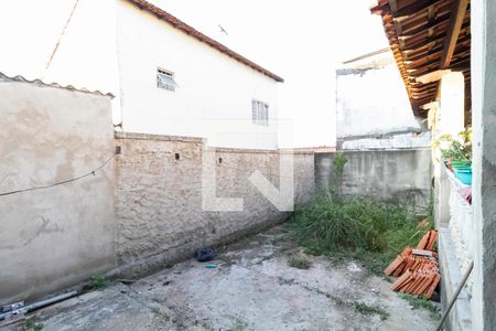 Quintal de casa à venda com 5 quartos, 360m² em Nacional, Contagem