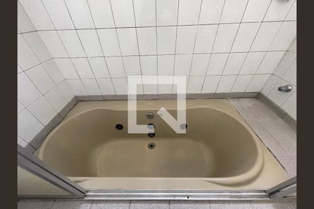 Banheiro 2 de casa à venda com 3 quartos, 200m² em Jardim Peri Peri, São Paulo