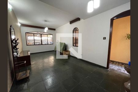 Sala de casa à venda com 3 quartos, 200m² em Jardim Peri Peri, São Paulo