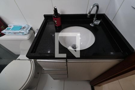 Banheiro de apartamento à venda com 2 quartos, 51m² em Vila Aquilino, Santo André