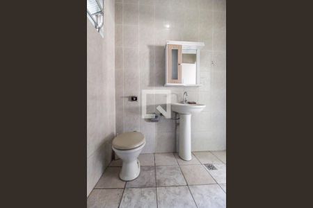 Banheiro de casa para alugar com 2 quartos, 240m² em Vila Sargento Jose de Paula, Barueri