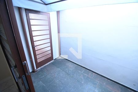 Sala 2 - Vista de casa à venda com 3 quartos, 200m² em Vila Costa E Silva, Campinas