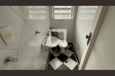 Lavabo de casa para alugar com 3 quartos, 400m² em Jardim Paulistano, São Paulo