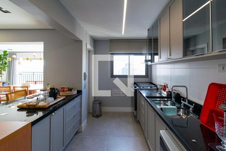Cozinha de apartamento para alugar com 3 quartos, 240m² em Jardim Prudência, São Paulo