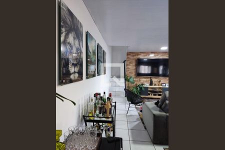 Casa à venda com 4 quartos, 220m² em Pestana, Osasco