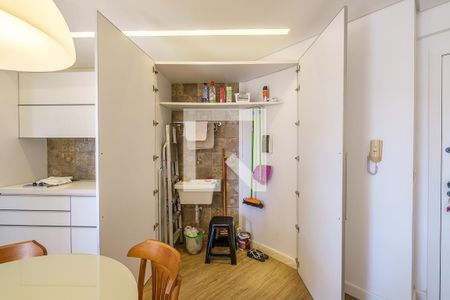 Cozinha de apartamento à venda com 1 quarto, 50m² em Funcionários, Belo Horizonte