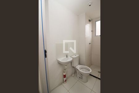 Banheiro de apartamento à venda com 2 quartos, 50m² em Ipanema, Porto Alegre