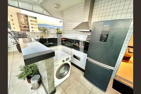 Área de Serviço de apartamento para alugar com 4 quartos, 243m² em Castelo, Belo Horizonte