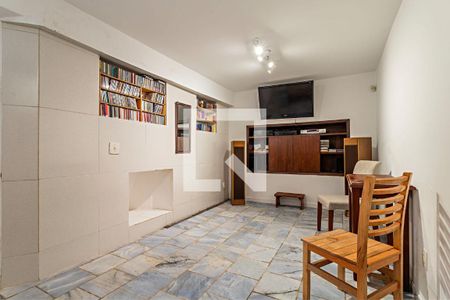 Sala de TV de casa à venda com 2 quartos, 145m² em Vila Madalena, São Paulo
