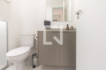 Banheiro  de kitnet/studio para alugar com 1 quarto, 27m² em Vila Aricanduva, São Paulo