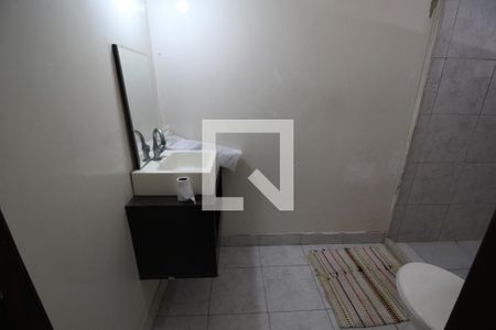 Casa 1: Banheiro Social de casa de condomínio à venda com 4 quartos, 374m² em Taquara, Rio de Janeiro