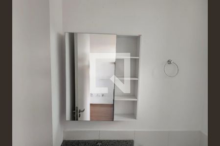 Banheiro de apartamento à venda com 2 quartos, 54m² em Jardim Riacho das Pedras, Contagem