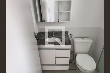 Banheiro de apartamento à venda com 2 quartos, 54m² em Jardim Riacho das Pedras, Contagem