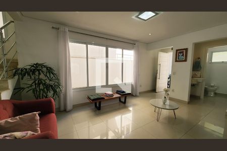 Sala de casa de condomínio à venda com 3 quartos, 275m² em Engordadouro, Jundiaí