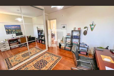 Suíte 2 de casa de condomínio à venda com 5 quartos, 400m² em Alphaville, Nova Lima