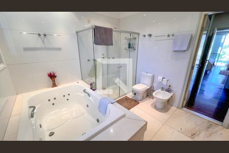 Banheiro da Suíte 2 de casa de condomínio à venda com 5 quartos, 400m² em Alphaville, Nova Lima