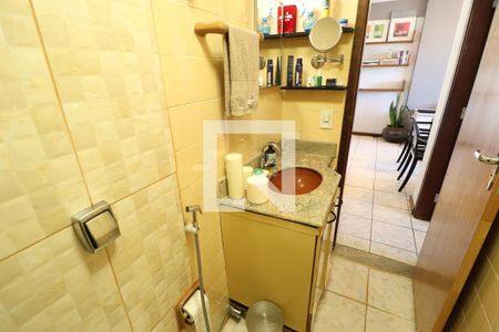 Banheiro de apartamento para alugar com 1 quarto, 47m² em Centro, Uberlândia